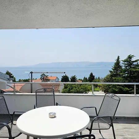 Appartement Tom V Nv With Sea View, 250m From The Novi Vinodolski