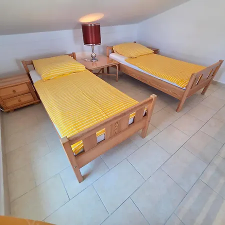 Appartement Tom V Nv With Sea View, 250m From The Novi Vinodolski