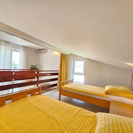 Tom V Nv With Sea View, 250m From The Novi Vinodolski