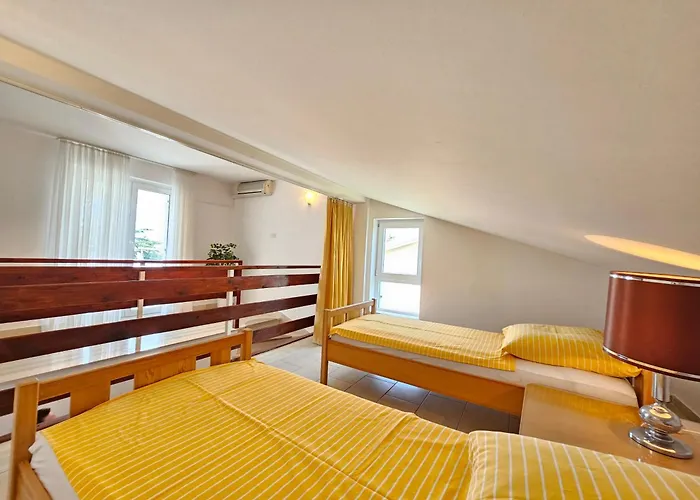 Tom V Nv With Sea View, 250m From The ノヴィ・ヴィノドロスキー